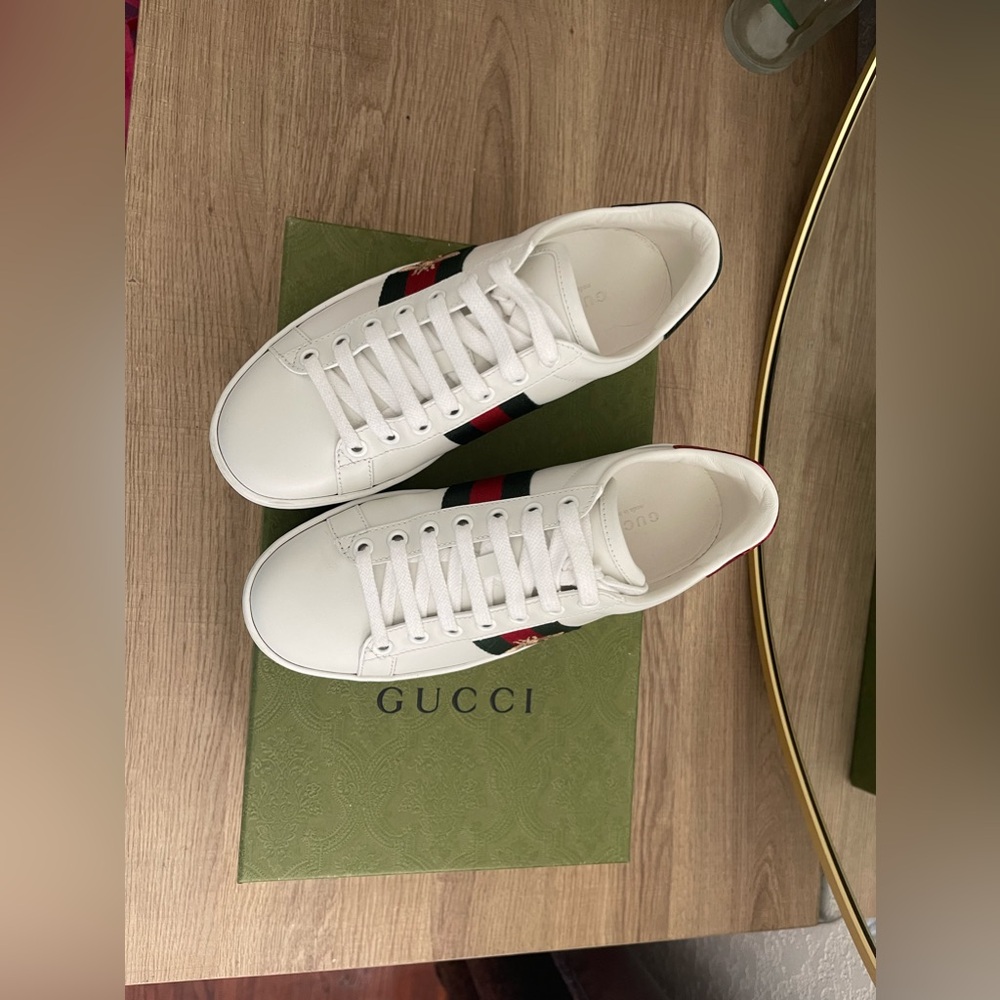 Gucci new ace sneakers size 4 1/2 equivalent to a 5 1/2